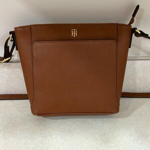 Tommy Hilfiger Antonella crossbody purse. Brown Pre owned.